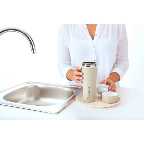 myLAICA rozsdamentes matt bordóra festett fast disk rendszerű vízszűrő kulacs pánttal, 0,55 literes