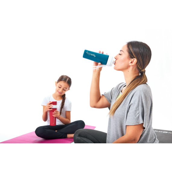 myLAICA rozsdamentes matt bordóra festett fast disk rendszerű vízszűrő kulacs pánttal, 0,55 literes