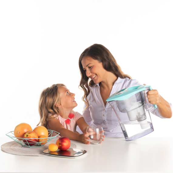 LAICA MikroPLASTIK-STOP vízszűrő kancsó szett mechanikus kijelzővel 1 db bi-flux univerzális szűrőbetéttel és 1 db MikroPLASTIK- STOP szűrőbetéttel